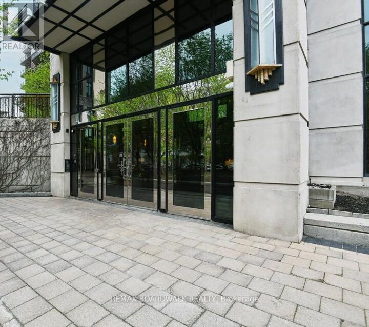 Property Photo: 245 Kent Street 702 ON K2P 0A5