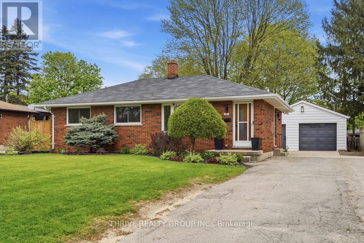 Property Photo:  329 Strathroyal Avenue  ON N7G 3G5 