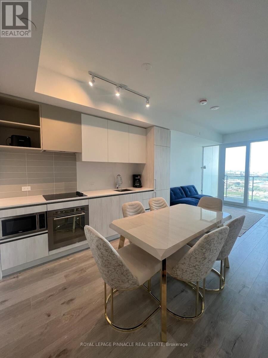 Property Photo: 7890 Jane Street 2701 ON L4K 0K9