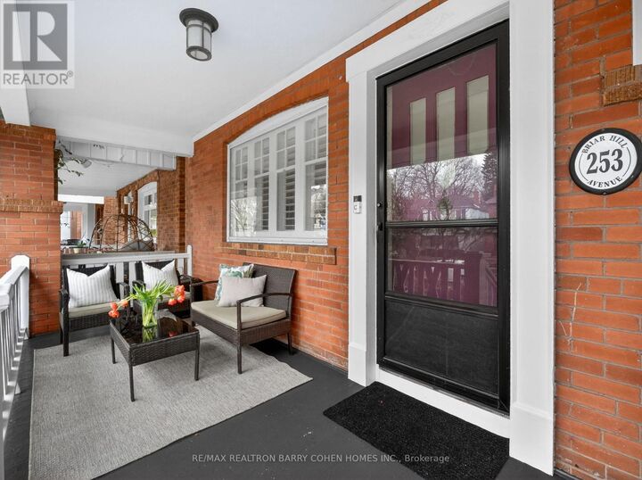 Property Photo: 253 Briar Hill Avenue ON M4R 1J3