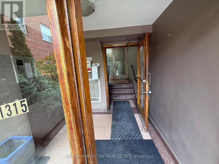 Property Photo:  1315 Bayview Avenue 212  ON M4G 2Z8 