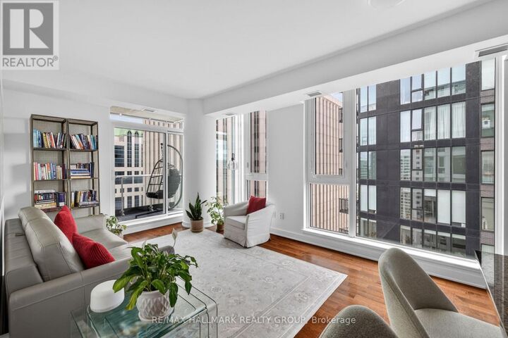 Property Photo: 179 Metcalfe Street 2304 ON K1A 0W1