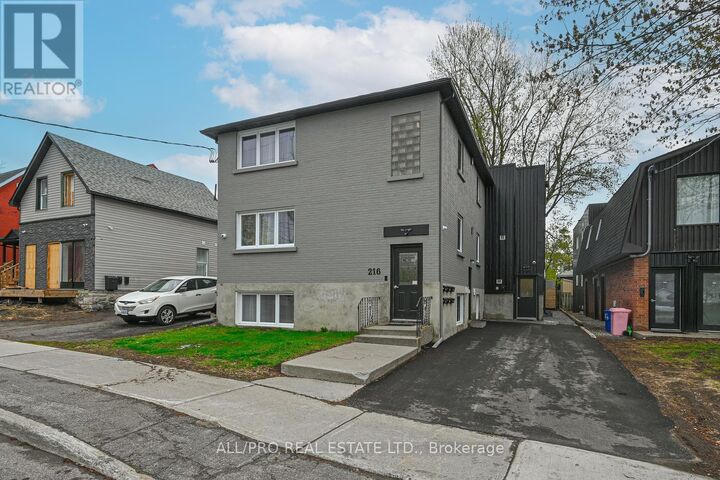 Property Photo:  216 McArthur Avenue  ON K1L 6P5 