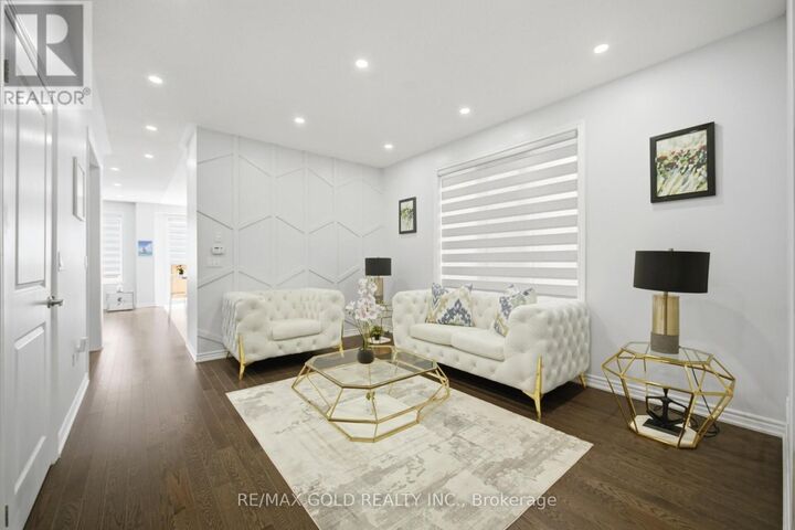 Property Photo:  28 Calabria Drive  ON L7C 4L2 