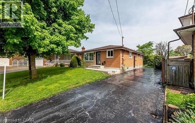 Property Photo:  10 Sandlyn Court  ON L8H 2R5 