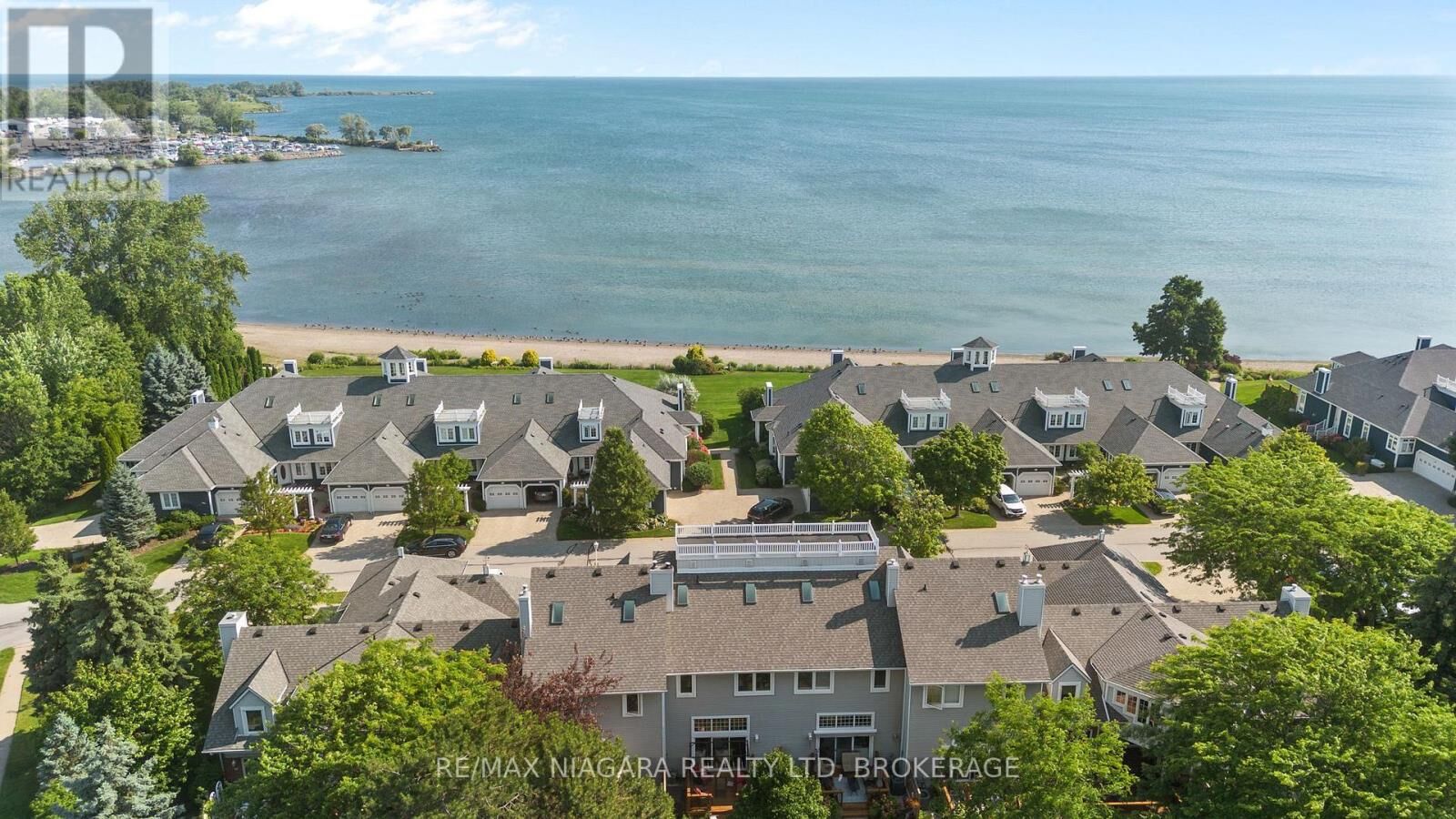 Property Photo: 15 Lakeside Drive 41 ON L2M 1P3