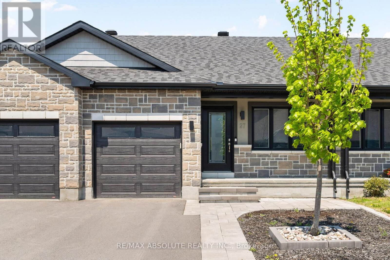 Property Photo:  27 Morgan Clouthier Way  ON K7S 0H9 