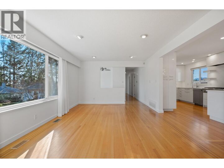 Property Photo:  2039 Compton Court  BC V3J 2K9 