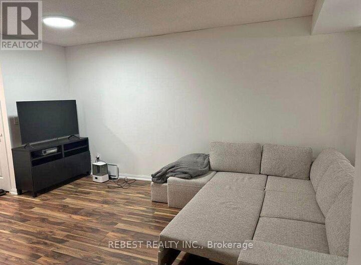 Property Photo: 140 Simcoe Street 1018 ON M5H 3G4