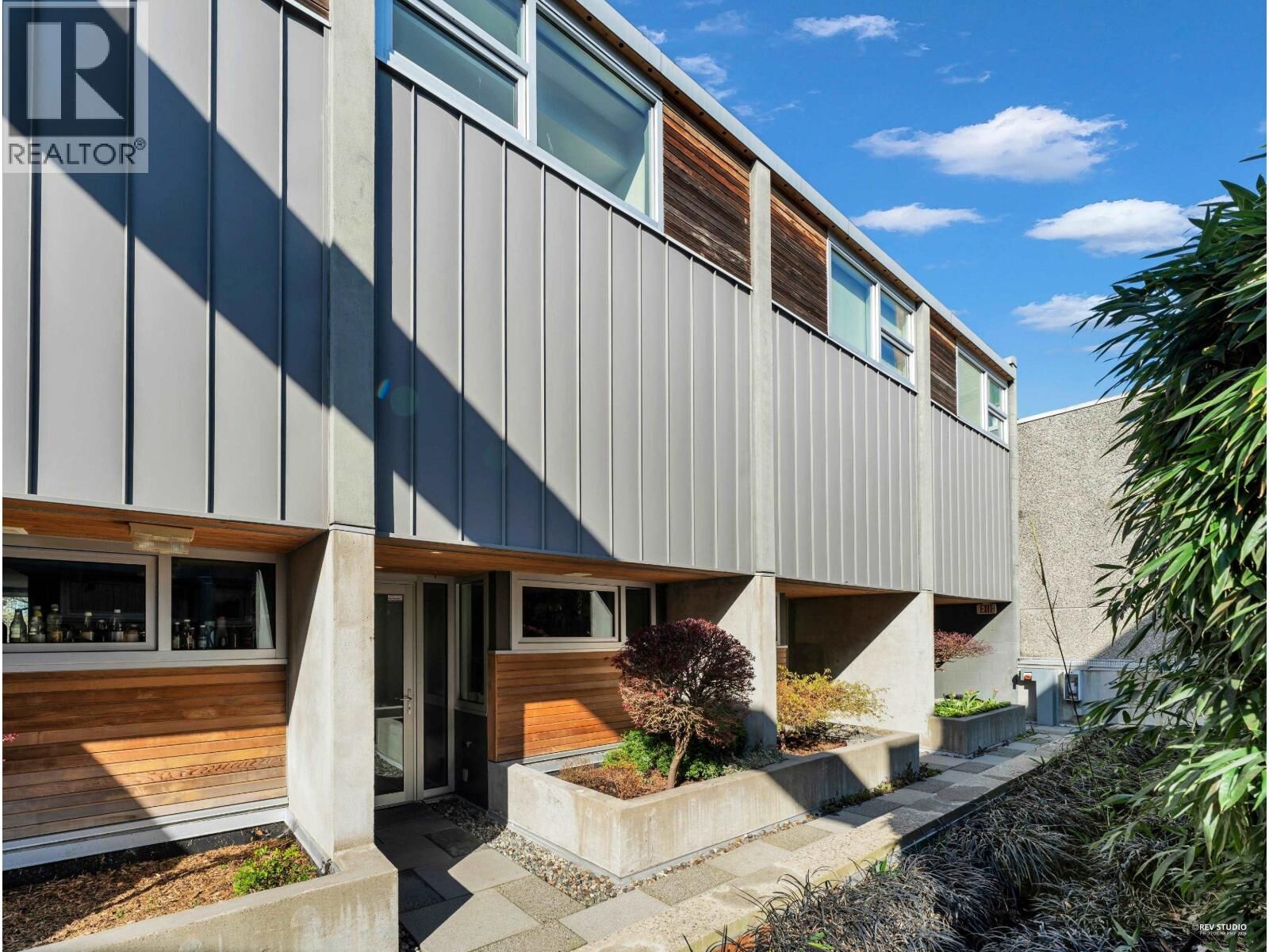 Property Photo:  850 West 8th Avenue 2  BC V5Z 1E2 