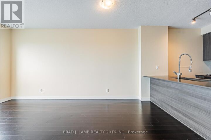 Property Photo:  4011 Brickstone Mews 3906  ON L5B 0J7 