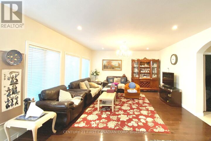Property Photo: 377 Blackacres Boulevard ON N6G 0J2