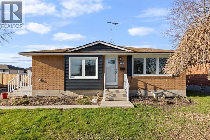 Property Photo:  220 Victory  ON N9J 1V6 