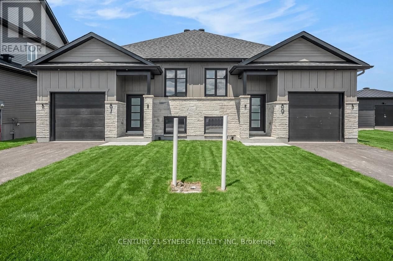 Property Photo:  89 Helen Street A  ON K0A 1R0 