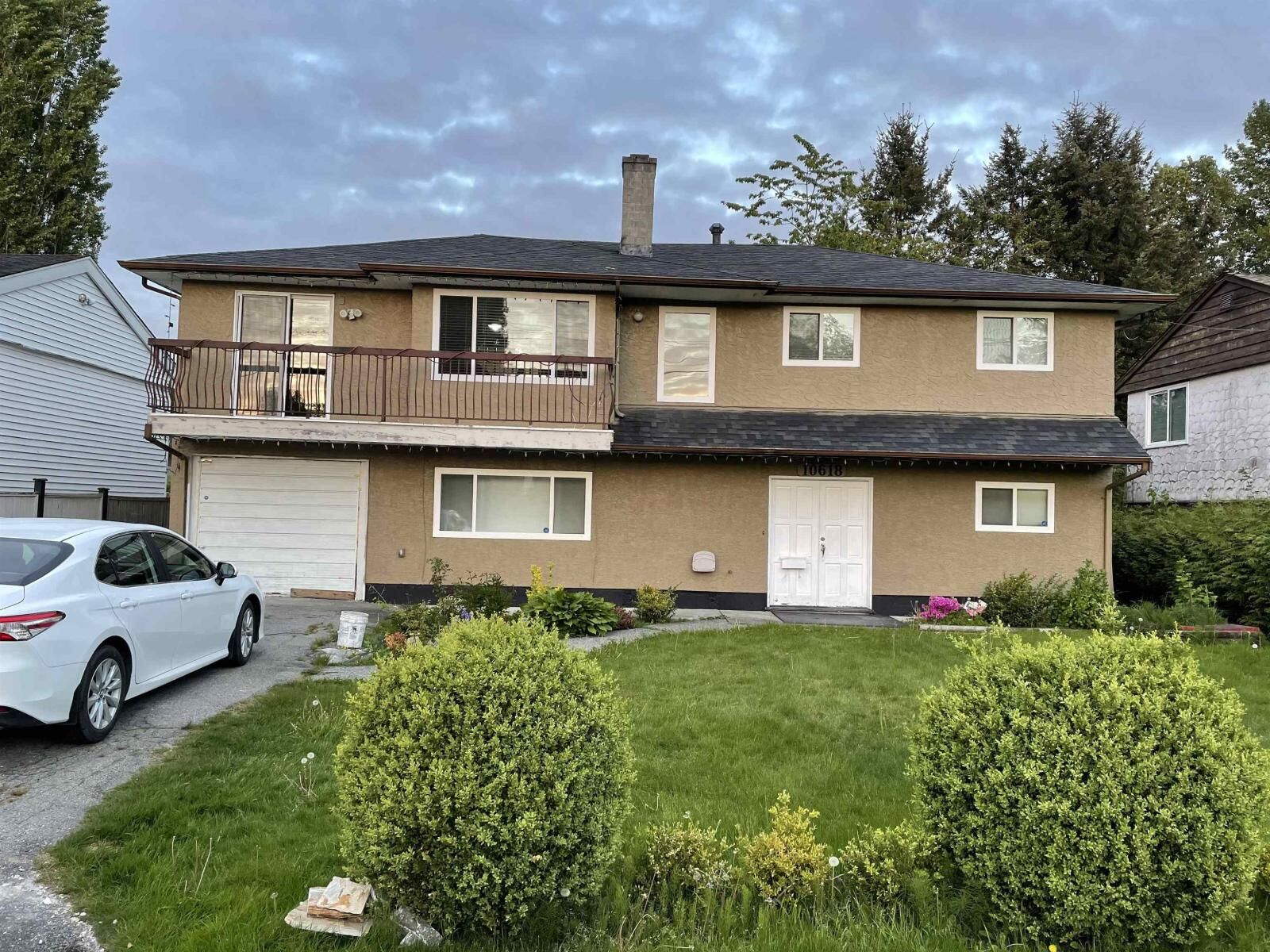 Property Photo: 10618 141 Street BC V3T 4R4