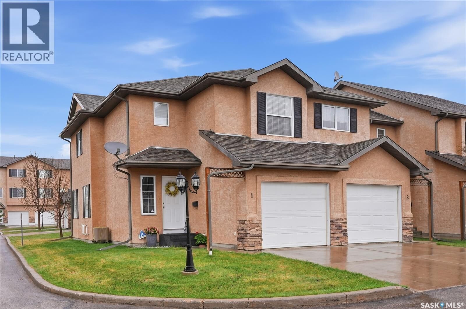Property Photo: 1 118 Pawlychenko Lane SK S7V 1K1