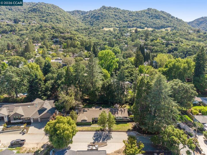 Property Photo: 699 Terry Ln CA 94526