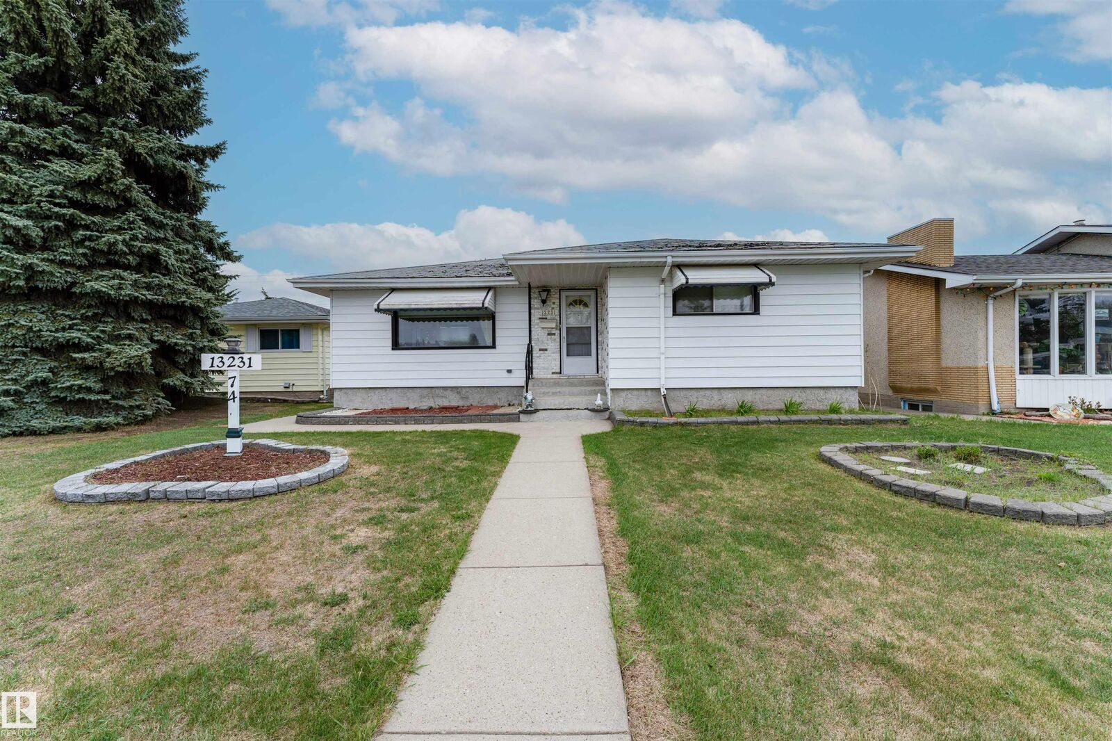 Property Photo:  13231 74 Street NW  AB T5C 0X3 