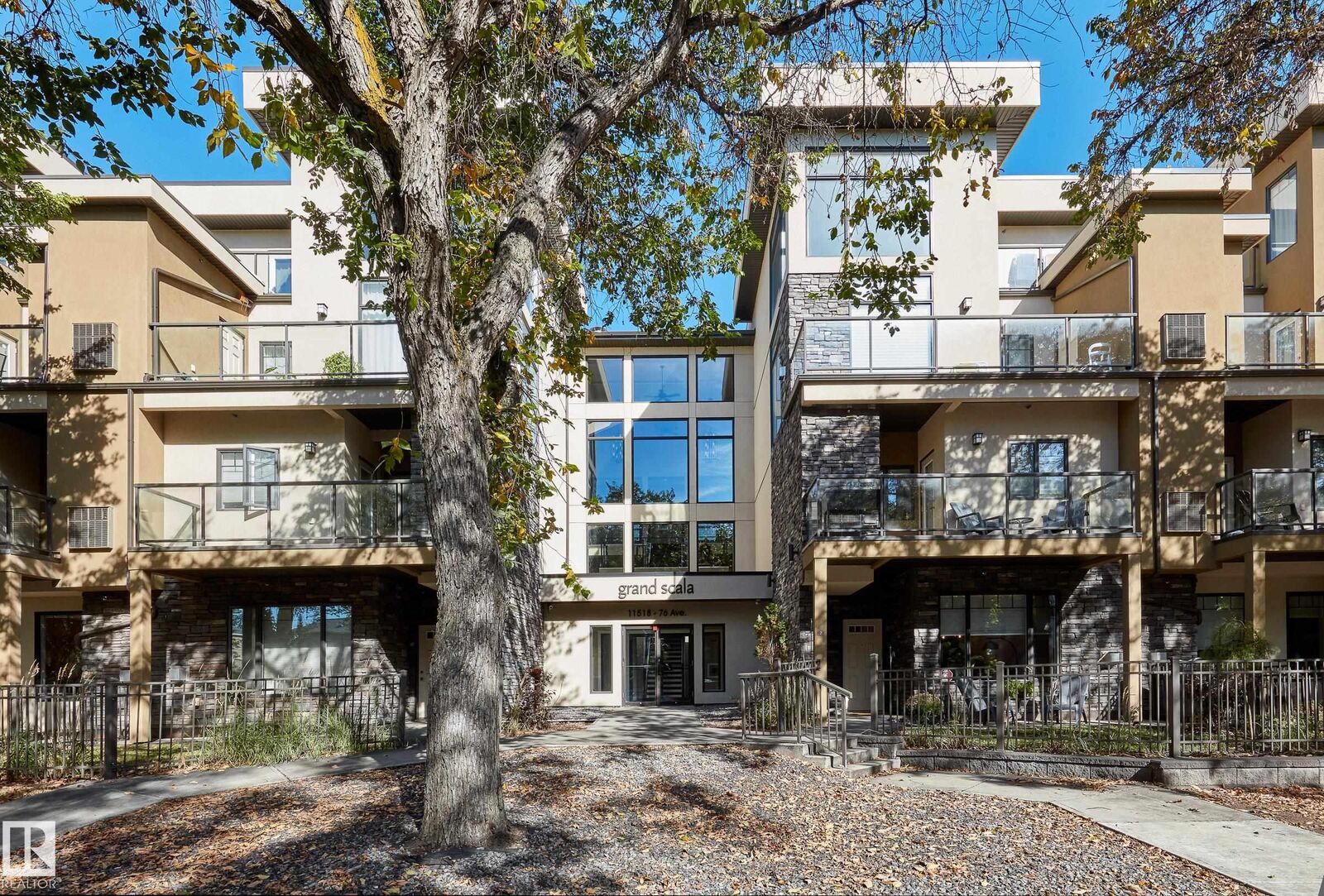 Property Photo:  11518 76 Avenue NW 16  AB T6G 0K7 