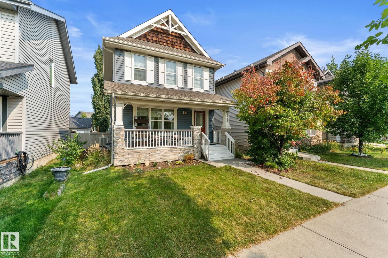 Property Photo:  5152 4 Avenue SW  AB T6X 0R2 