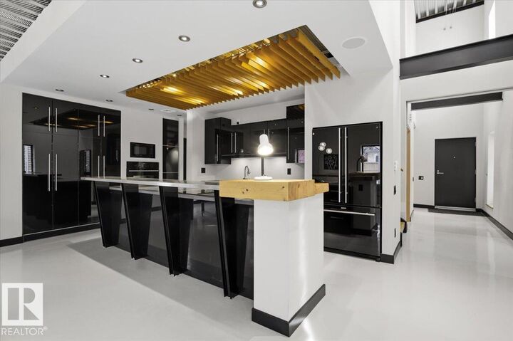 Property Photo:  8709 92A Avenue NW  AB T6C 4G6 