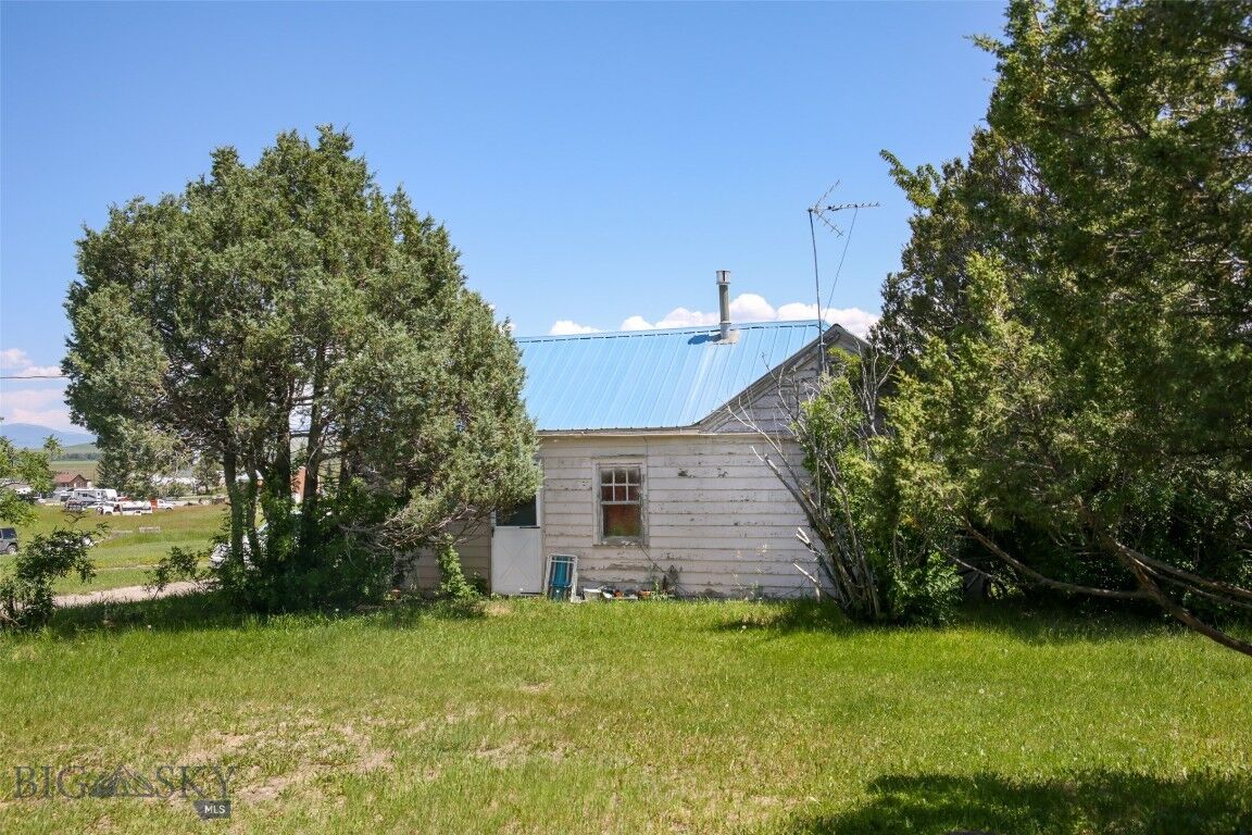 Property Photo:  307 Hannaford Street S  MT 59086 