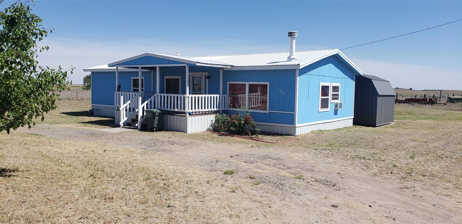 Property Photo:  1011 E Beeson Road  KS 67801 