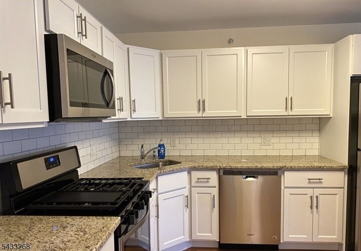 Property Photo:  290 3rd St D2  NJ 07601 