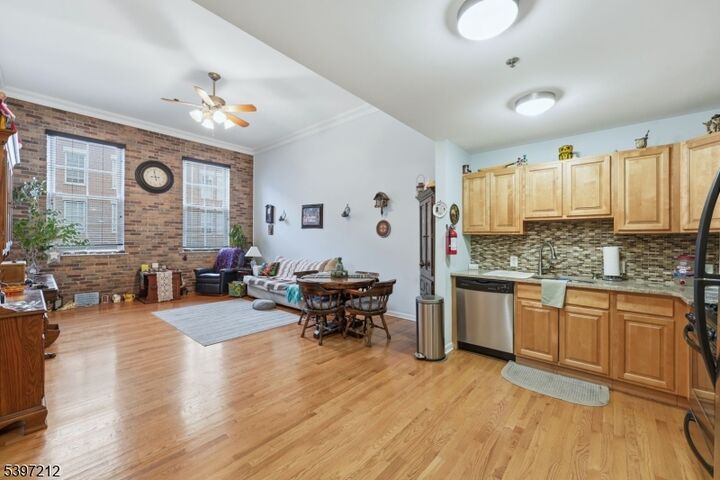 Property Photo:  19 Market St 205  NJ 07501 