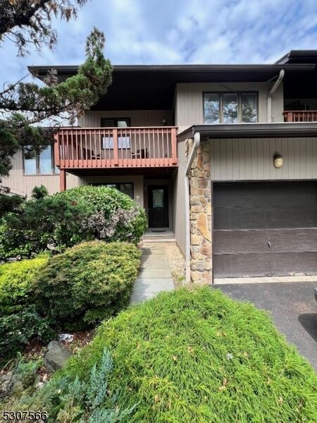 Property Photo: 7 Dogwood Ct 7 NJ 07424