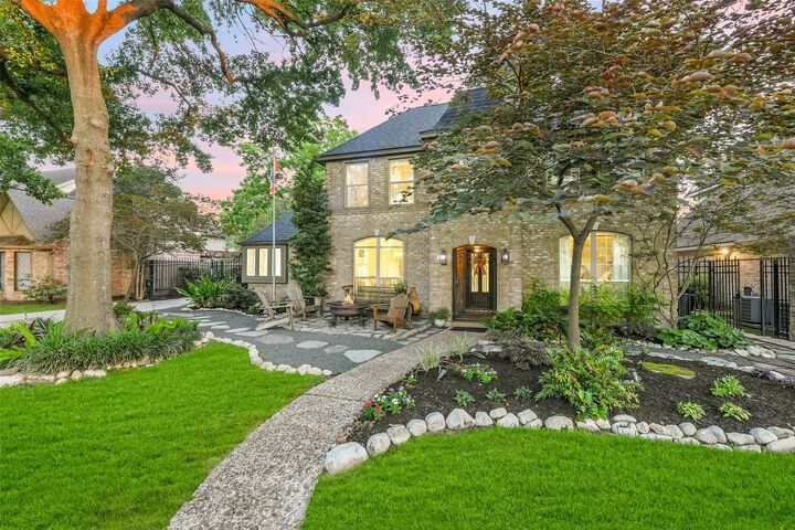 Property Photo: 3823 Elmcrest Drive TX 77088