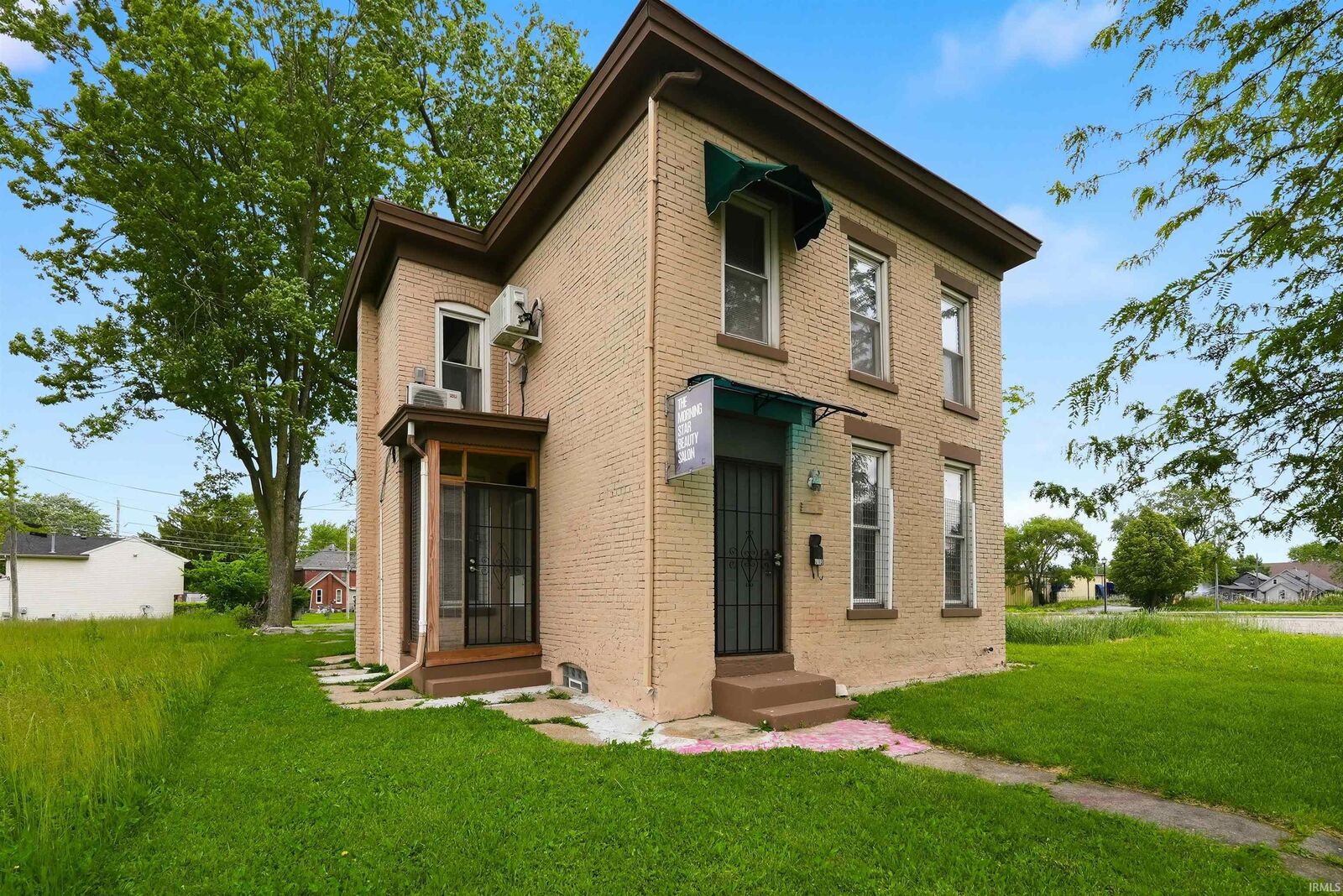 Property Photo:  613 E Lewis Street  IN 46802-3244 