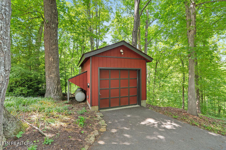 Property Photo:  804 S Shiloh Rd  TN 37865 