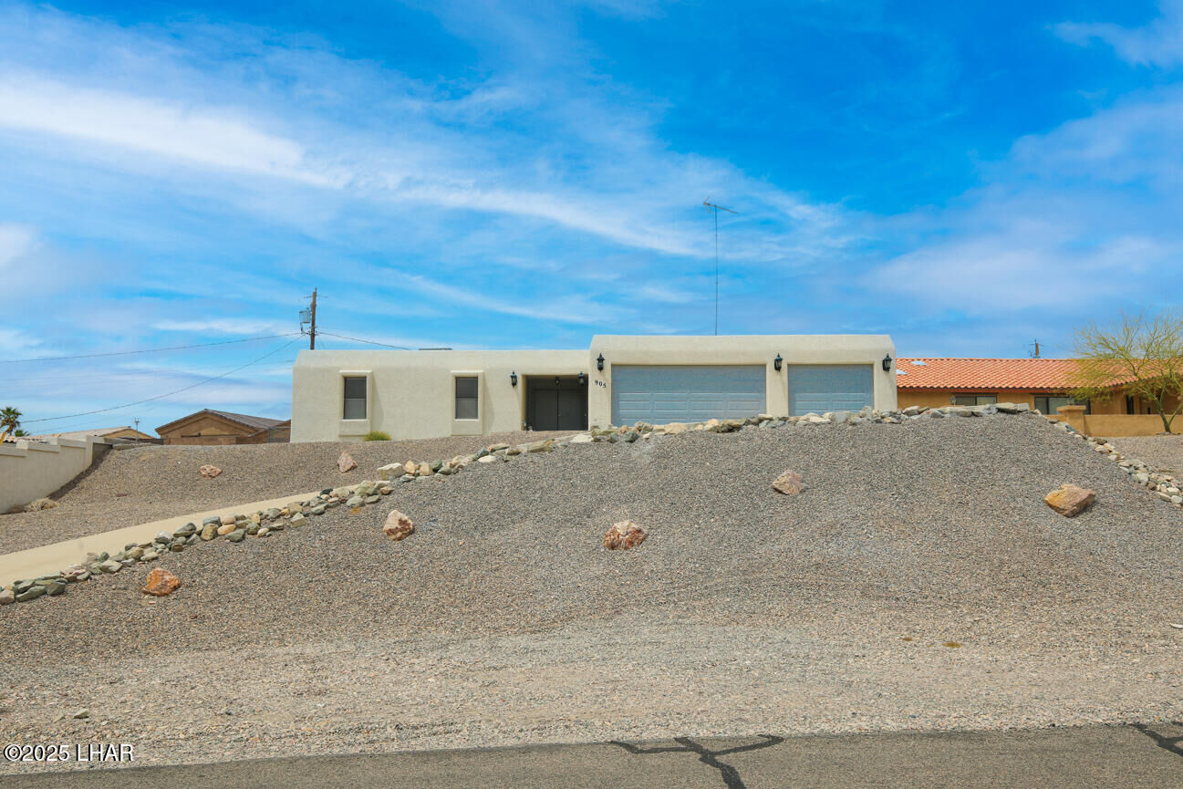 Property Photo:  905 Paso Dr  AZ 86406 