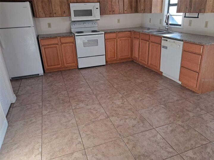 Property Photo:  1071 Piedmont Road  FL 34293 