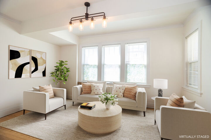 Property Photo: 600 Elgin Avenue Gb IL 60130