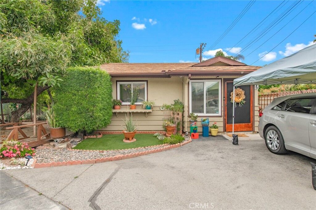 Property Photo:  815 S Lark Ellen Avenue  CA 91791 