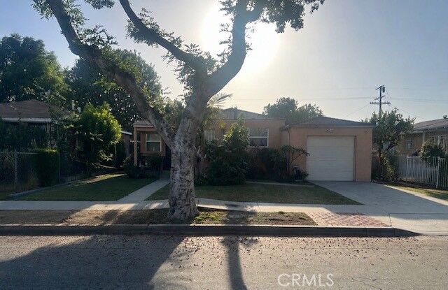 Property Photo:  9523 Mallison  CA 90280 