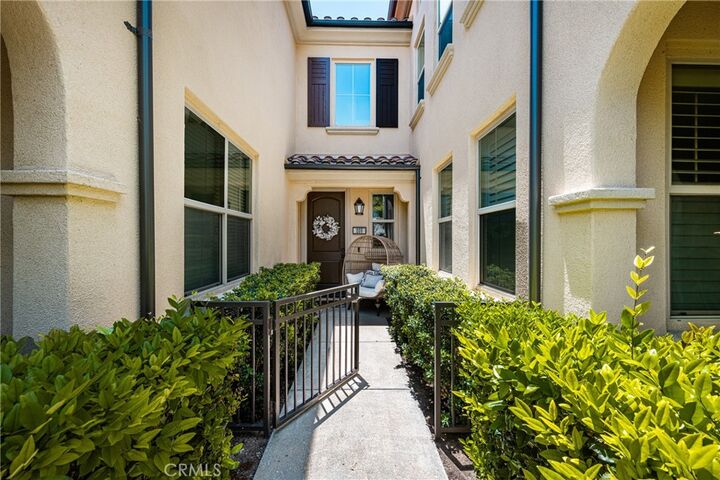 Property Photo: 208 Rose Arch CA 92620