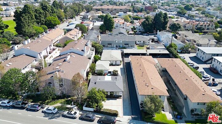 Property Photo:  2730 Arlington Avenue B  CA 90501 