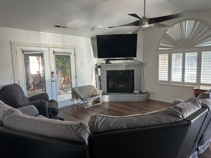 Property Photo: 1440 Windsor Court CA 95380