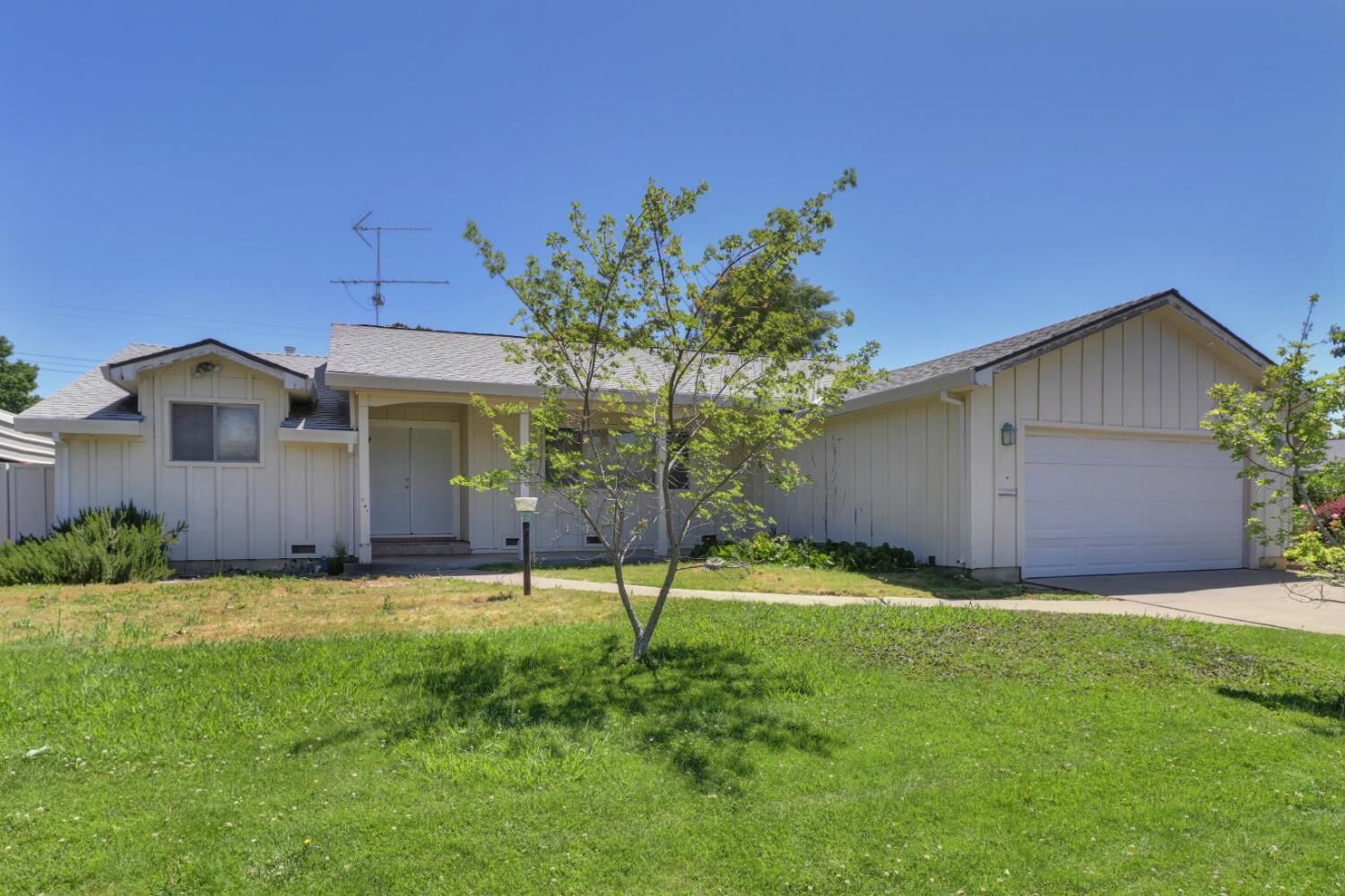 Property Photo:  2138 Marchita Way  CA 95608 