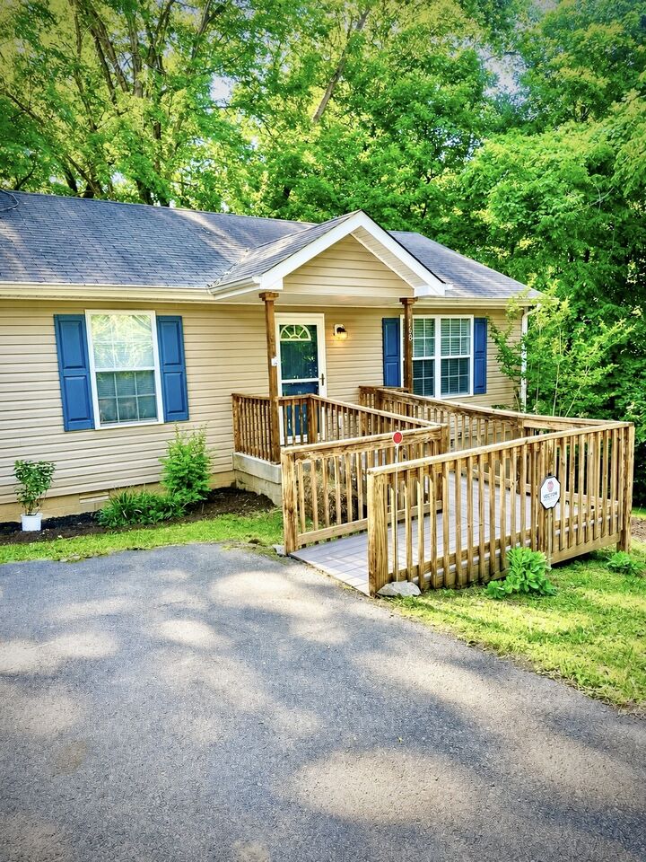 Property Photo:  168 Inglewood Dr  TN 37040 
