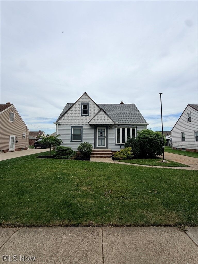 Property Photo:  4717 Summer Lane  OH 44144 