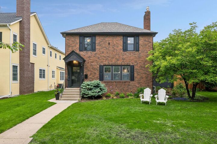 Property Photo:  2131 Juno Avenue  MN 55116 
