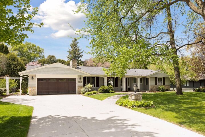 Property Photo: 5512 Glengarry Parkway MN 55436