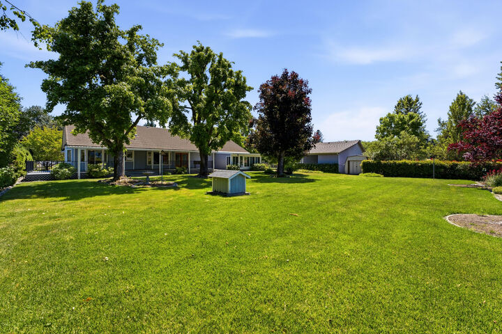 Property Photo: 992 Auby Way OR 97527