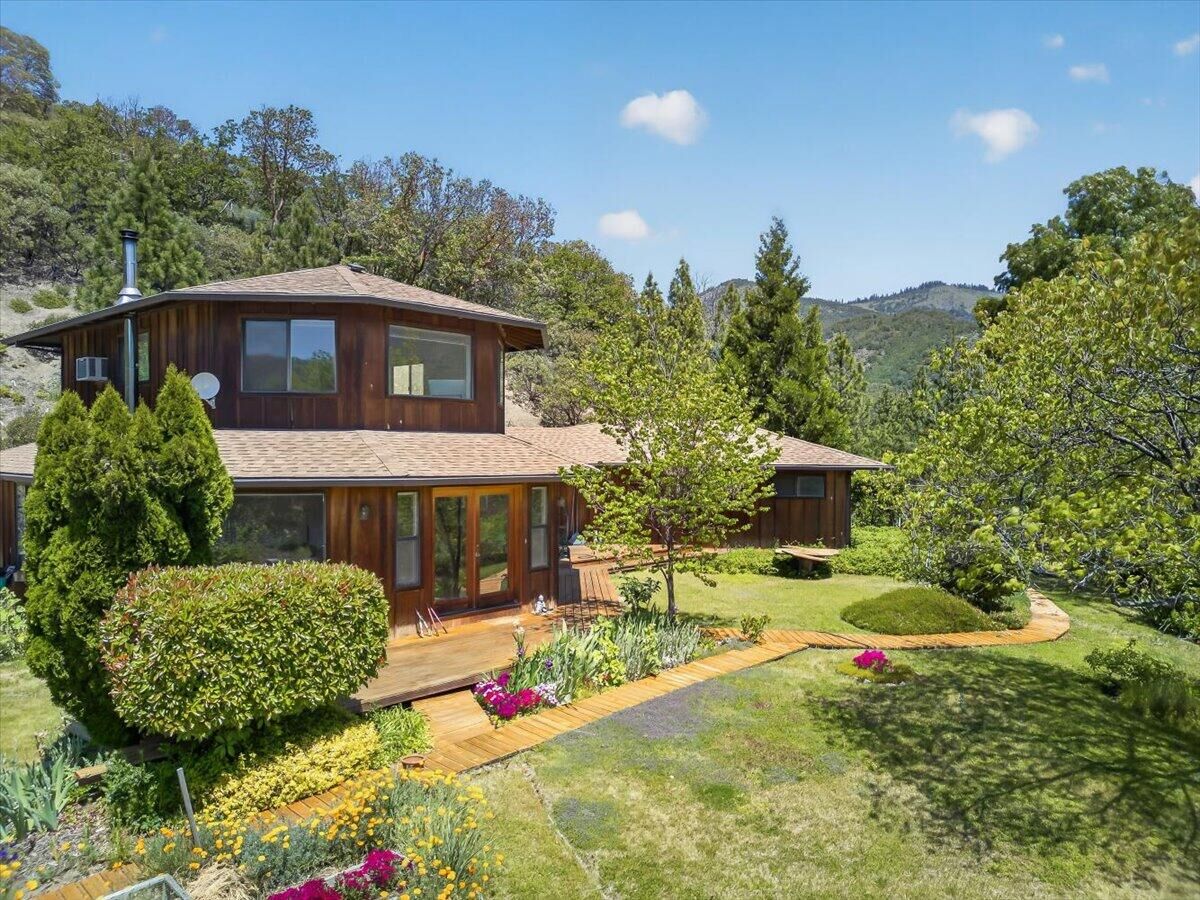 Property Photo: 1133 Humbug Creek Road OR 97530