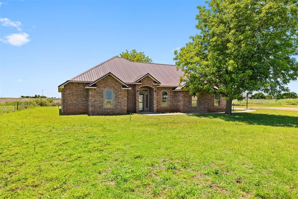 Property Photo:  1251 1390  OK 73018 