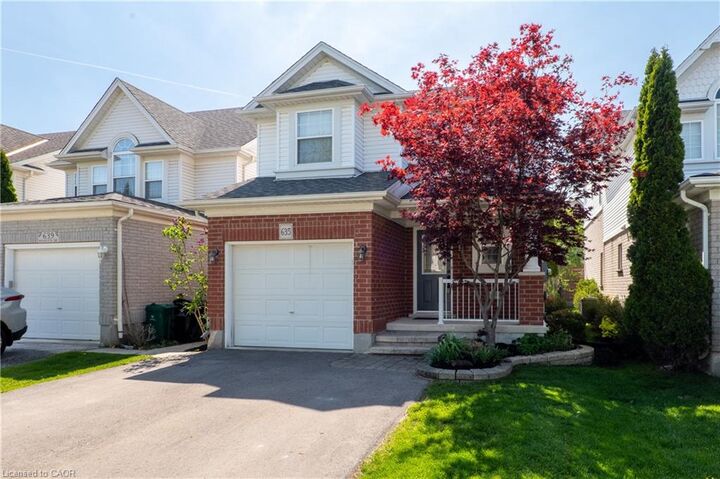 Property Photo:  635 Bonavista Drive  ON N2K 4B3 